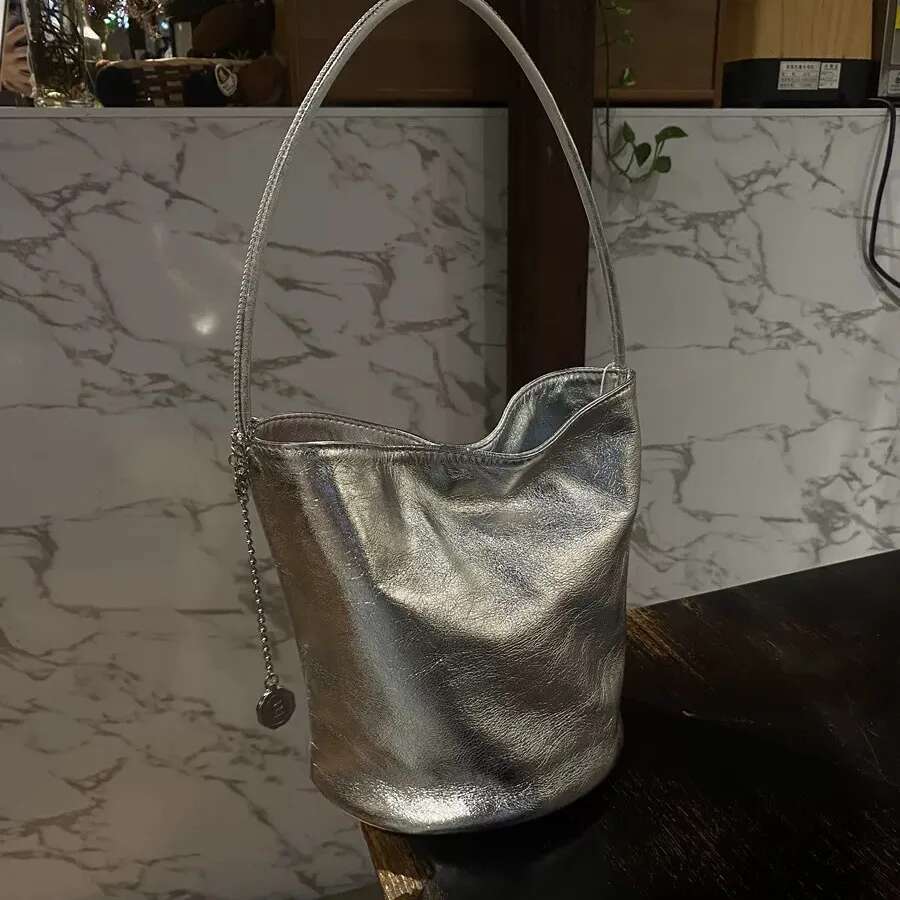 2024 New Niche Simple Soft Leather Bucket High-Grade Fashion Metal Chain Sg Bill Of Lading Shoulder Bag