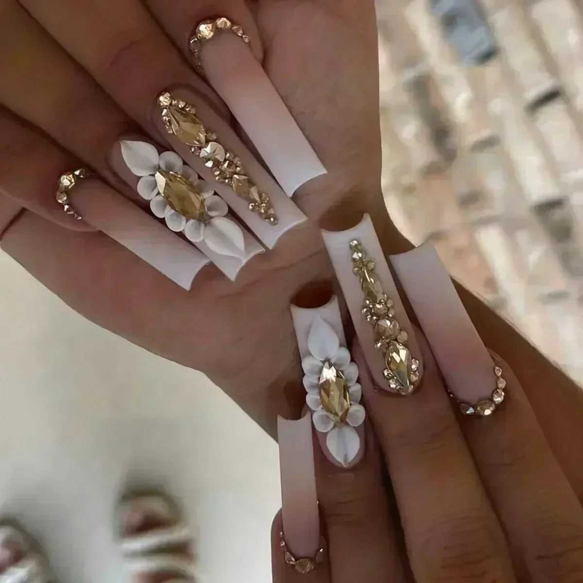 24Pcs White French False Nails Long Coffin Flower Butterfly with Rhinestones French Design Wearable Fake Nails Press on NailsXJ250110