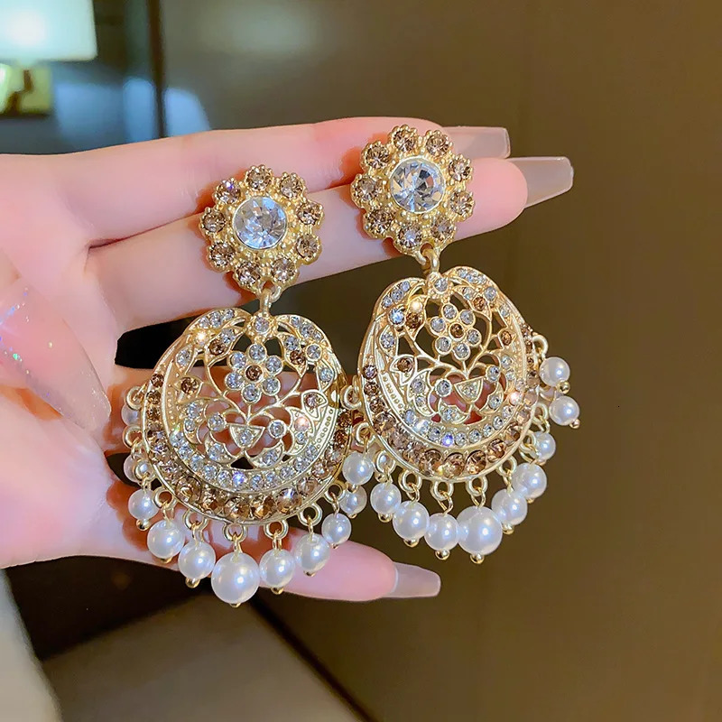 Baroque style gold rhinestone flower pearl tassel earrings womens statement jewelry retro crystal party earrings 250110