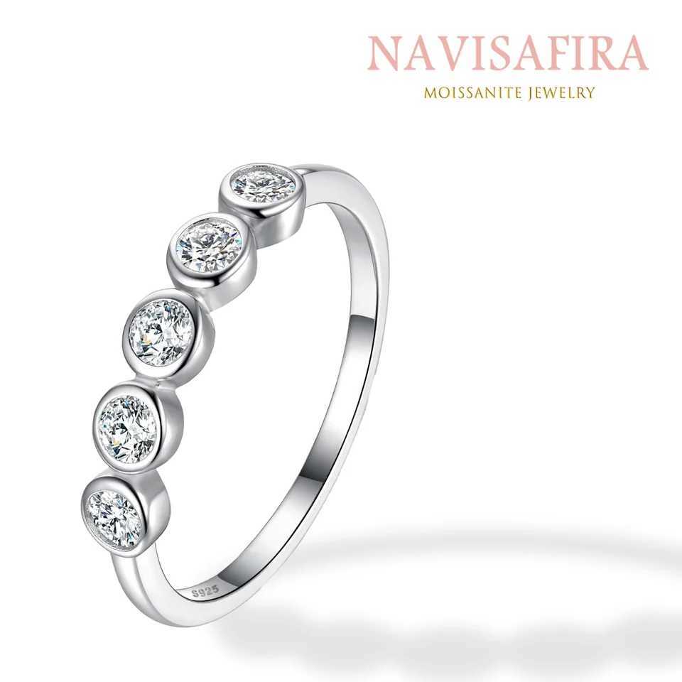 0.5Ct S925 Moissanite 5-stone ring minimalist full frame design polished and shiny W250111