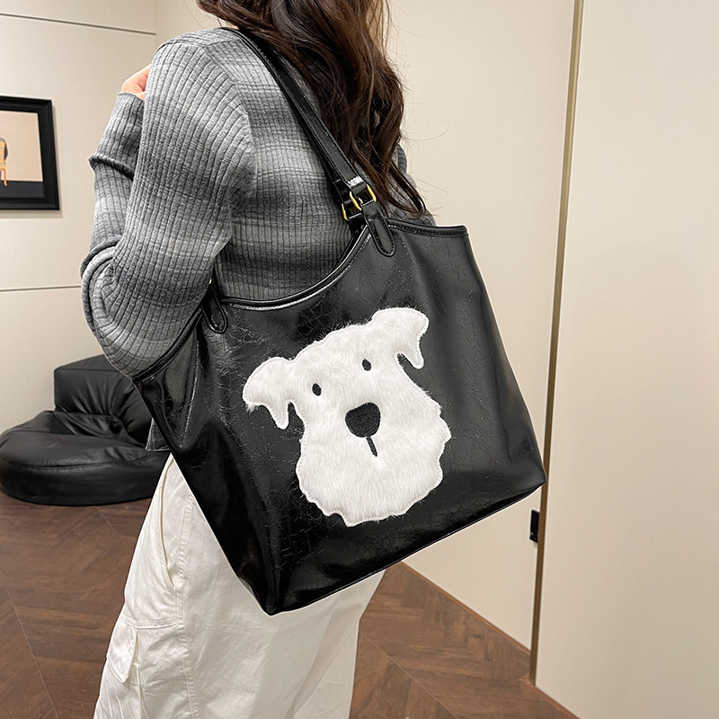 2025 Designer free shipping 2025 3 designer Shoulder Bags for women Solid color casual handbag Pleated and versatile Plain Cartoon tote brown