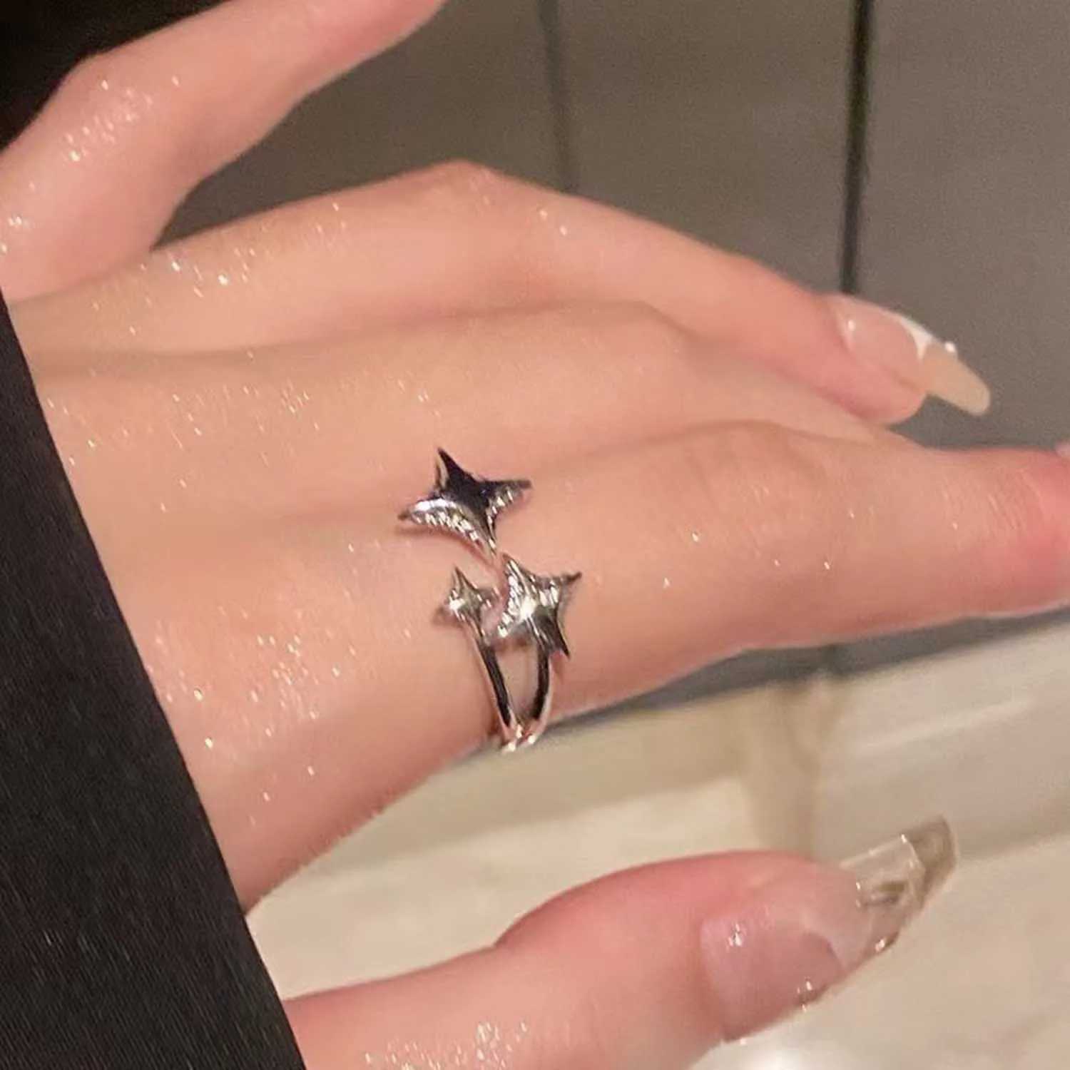 2024 New Korean Silver Color Pointed Star Rings For Women Simple Y2k Cross Star Opening Adjustable Finger Ring Jewelry GiftXJ250110