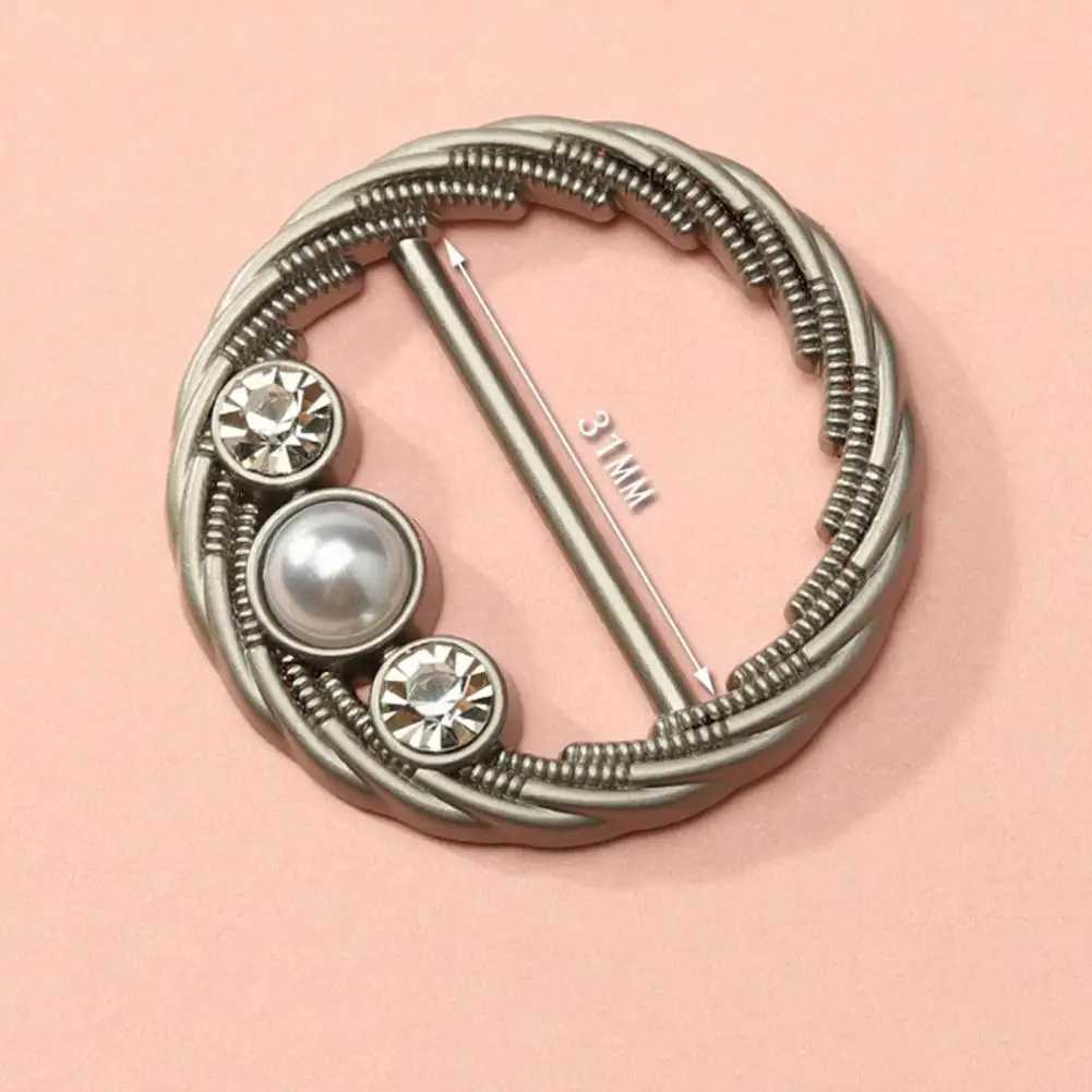 Clothing corner buckle elegant artificial pearl rhinestone center T-shirt scarf clothing corner tie clip fashionable W250111