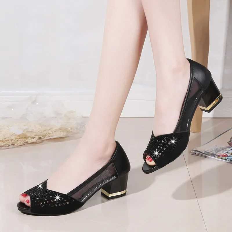 New Arrival Summer Womens Pumps Bling Open Toe High Heels Hollow Womens Sandals Dress Shoes Office Square Heel Mujer Womens Shoes T250110