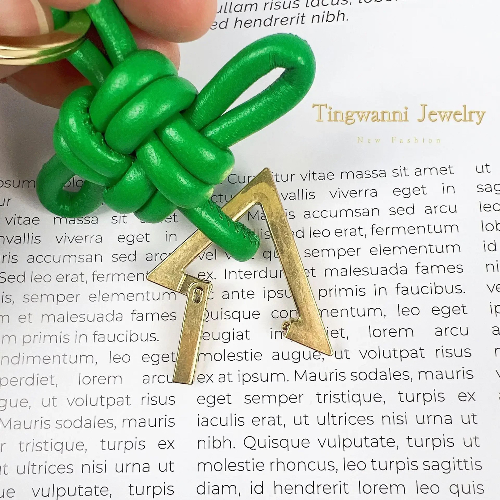 Ladies fashion bag pendant woven sheepskin car key chain leather car key pendant gift bag charm key chains 250108