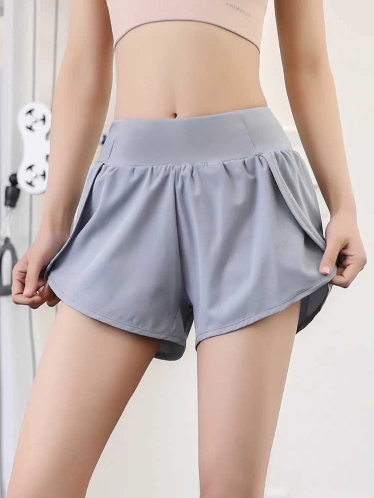 Hot Sale Women Fitness Running Tight Double Layer Sports Fabric Workout Gym Shorts Yoga Shorts with PocketXJ250111