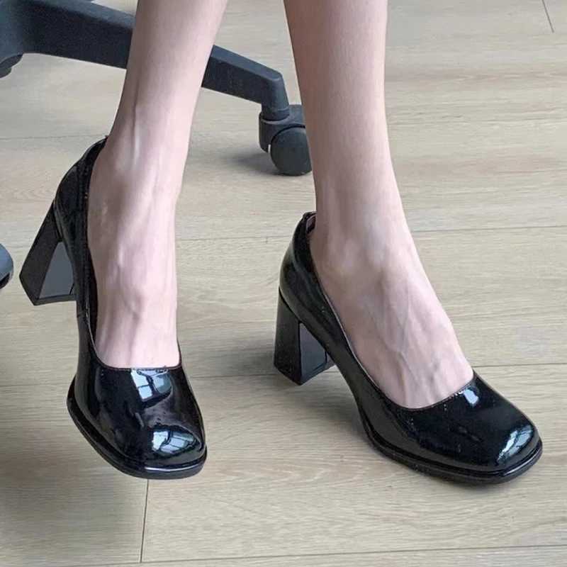 New Arrival Lucys patent leather womens pump shoes Elephant Office black high heels womens shallow mouth square toe pump T250110