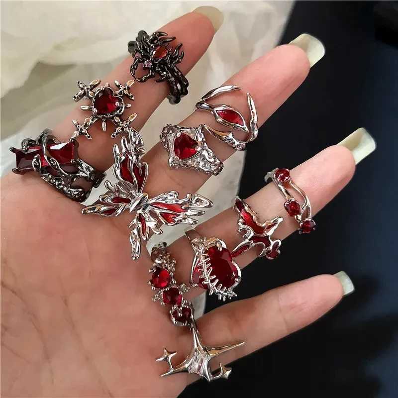 Gothic punk retro red crystal love cross geometric irregular open ring set Y2K Halloween women Kpop jewelry accessories W250111
