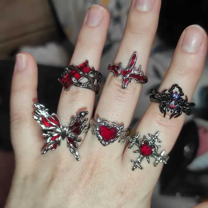 Gothic punk retro red crystal love cross geometric irregular open ring set Y2K Halloween women Kpop jewelry accessories W250111