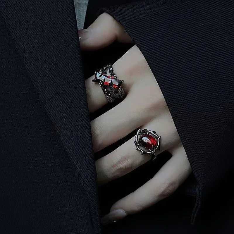 New Goth Red Crystal Gemstone Ring Dark Cutout Vintage Geometric She Ring For Women Retro Party Jewelry Open Rings GiftXJ250110