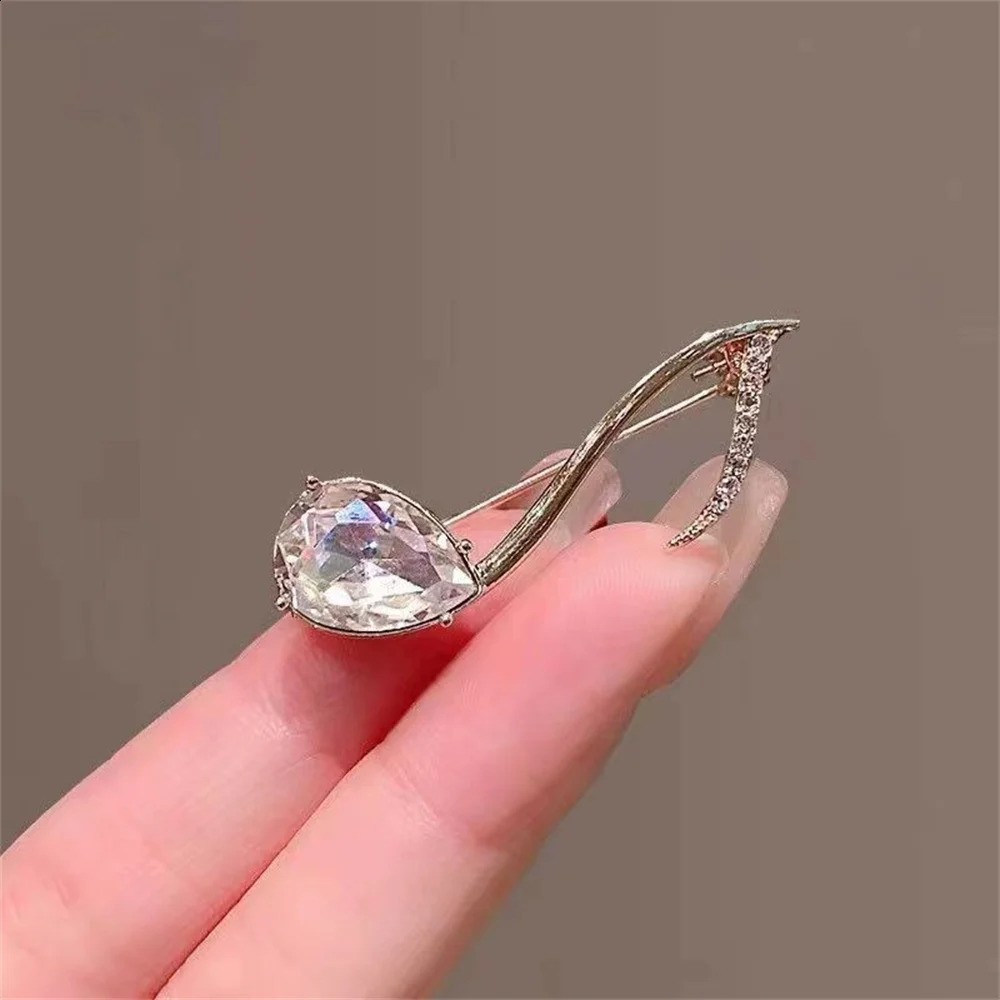 Elegant Musical Note Brooches for Women Fashion Crystal Brooch Pin Piano Notes Shape Musician Jewelry Gifts for Friends 250103