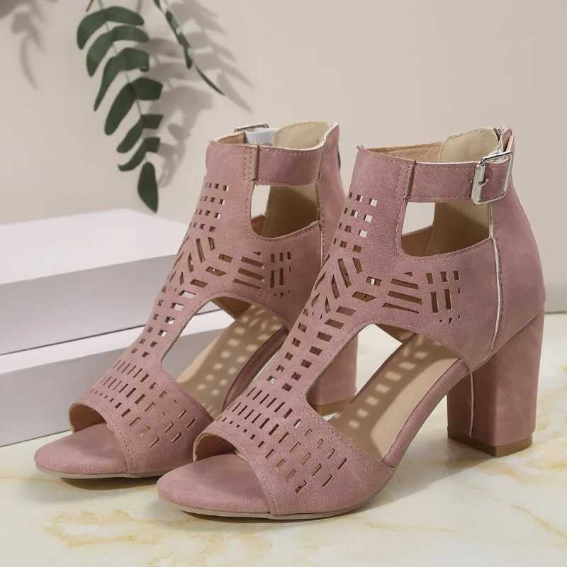 New Arrival Womens Fashion with Sexy High Heels Sandals Womens Roman Hollow Pump Lace Upward Stripped Toe Sandals Casual Thick High Heels Sandals T250