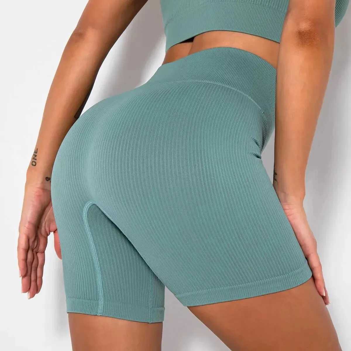 Seamless Knitted Sports Shorts Casual High Waist Push Up Cycling Shorts Fitness Running Tight Hip Lifting Yoga Shorts SportswearXJ250111