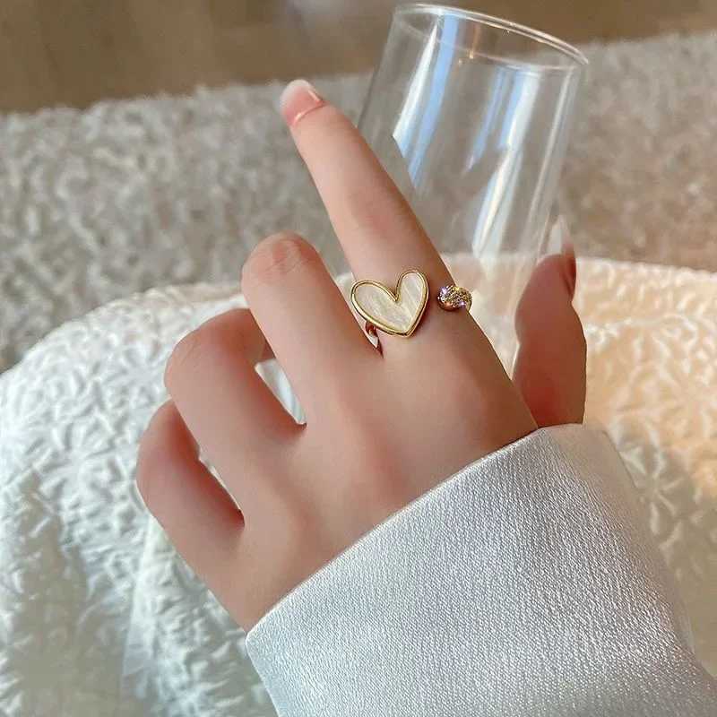 Exquisite zircon white love open ring for womens fashion personalized daily accessories party jewelry birthday gift W250111