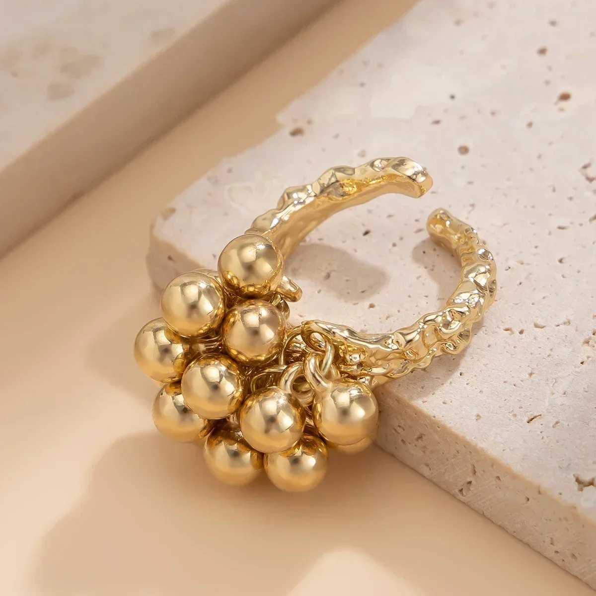Fashion Simple Small Ball Ring for Women Men 2024 Punk Hip Hop Metal Open Finger Ring Female Jewelry GiftXJ250110