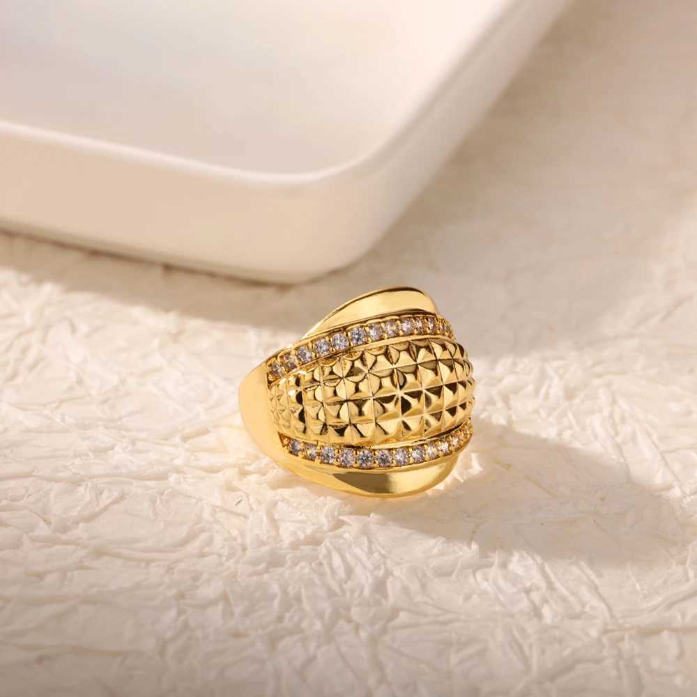 Luxury Zircon Stainl Steel Gold Plated Ring for Women Latt Design Open Adjustable Fashion Party Jewelry Accory TrenXJ250110