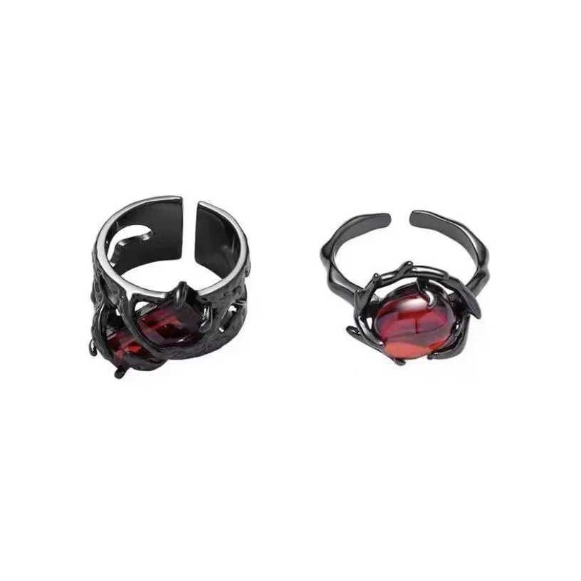 New Goth Red Crystal Gemstone Ring Dark Cutout Vintage Geometric She Ring For Women Retro Party Jewelry Open Rings GiftXJ250110
