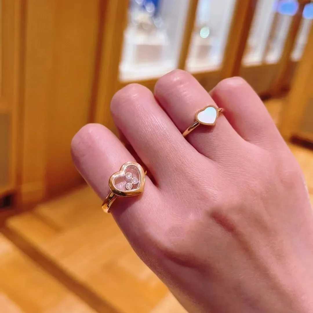 High quality AAA zircon mobile 3-stone heart-shaped ring suitable for womens fashion jewelry W250111