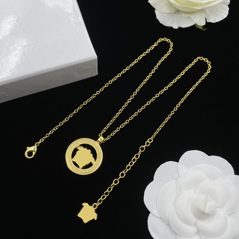 luxury MEDUSA Pendant Necklace Designer necklace gold color women necklace women letters trendy punk men enamel cool street womens pendants necklaces ladies Z2505