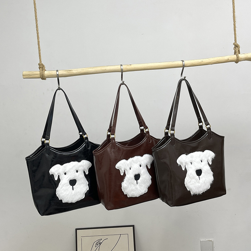 2025 Designer free shipping 2025 3 designer Shoulder Bags for women Solid color casual handbag Pleated and versatile Plain Cartoon tote brown