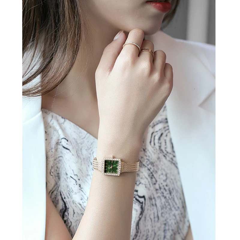 Fashion Gedi Top Band Womens Small Square Waterproof Quartz Temperament Water Exquisite Diamond Mesh Chain Gold Gift Watch 241228