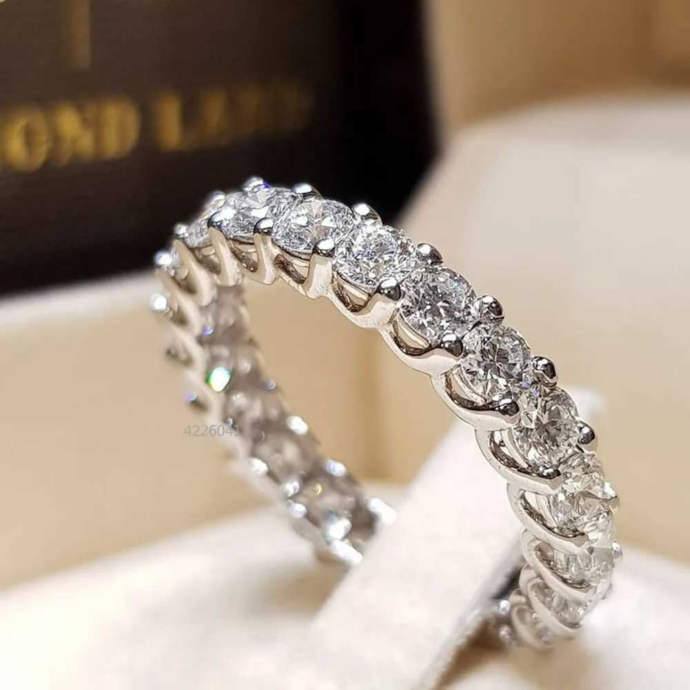 2024 New Silver Water Diamond Zircon Ring for Women Elegant and Simple Round Mosaic Crystal Wedding Jewelry Ring 6/7/8/9/10 W250111
