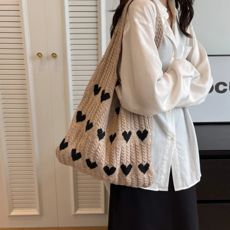 Single Shoulder Bags Fashionable Solid Color with Heart Shaped Womens Knitted Tote High Capacity Portable Shopping Bag 250107