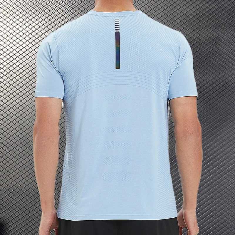 Mens summer sports T-shirt gym muscle fitness clothing short sleeved quick drying training running shirt horseback riding short sleeved W250111