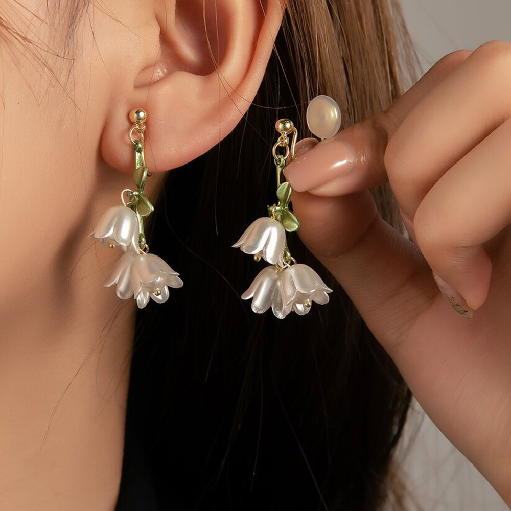 White Tulip Green Leaves Drop Earrings For Women Pearly Lustre Flower Shape Long Tassel Trendy Earrings Y2K French Romantic