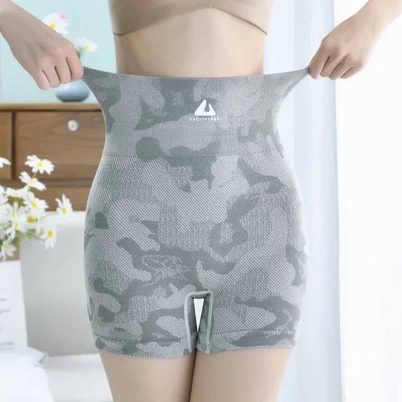 2022 Women High Waist Sport Shorts Seamless Workout Shorts Scrunch Butt Fitness Shorts Womens Sports Short Pants Gym ClothingXJ250111