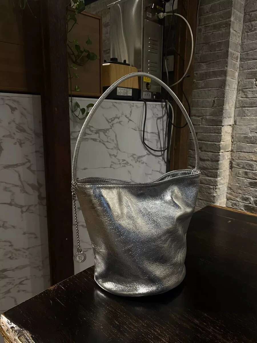 2024 New Niche Simple Soft Leather Bucket High-Grade Fashion Metal Chain Sg Bill Of Lading Shoulder Bag