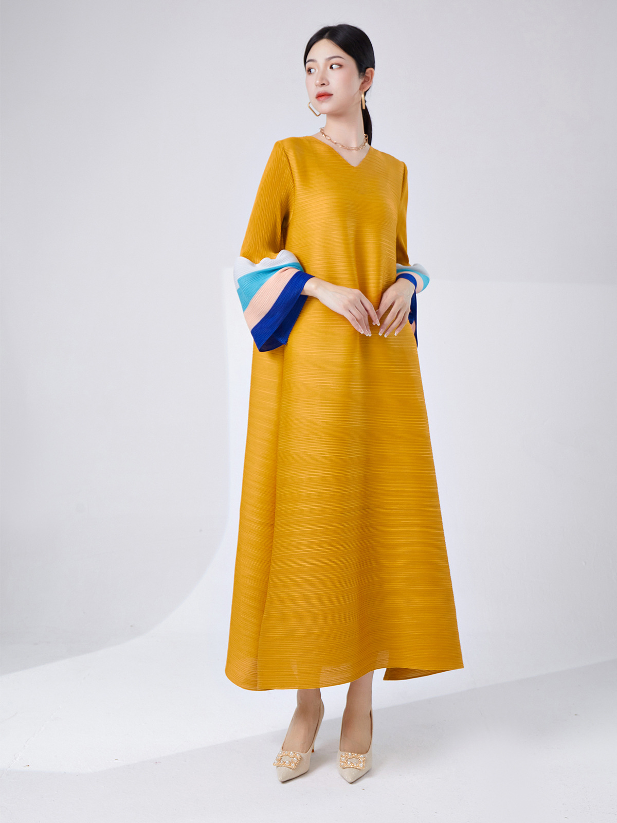 CL1202 Large size women's fashion dress long skirt high-end v-neck trumpet sleeve loose temperament Miyake dress