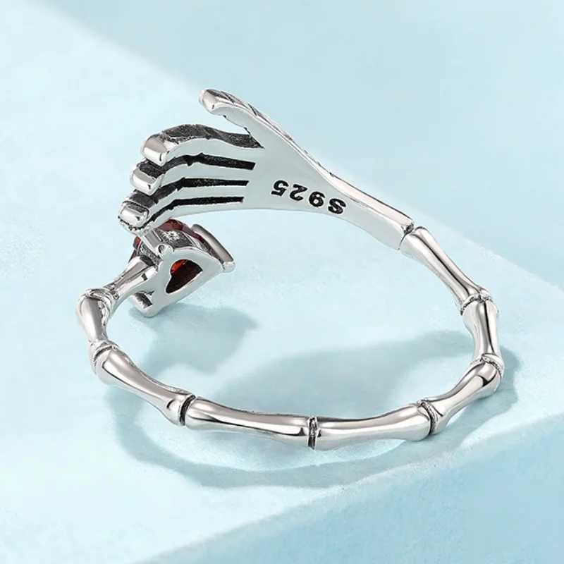 Huitan Hand and Red Heart CZ Open Ring 925 Pure Silver Unique Warm and Meaningful Accessories Womens Exquisite Party Jewelry W250111