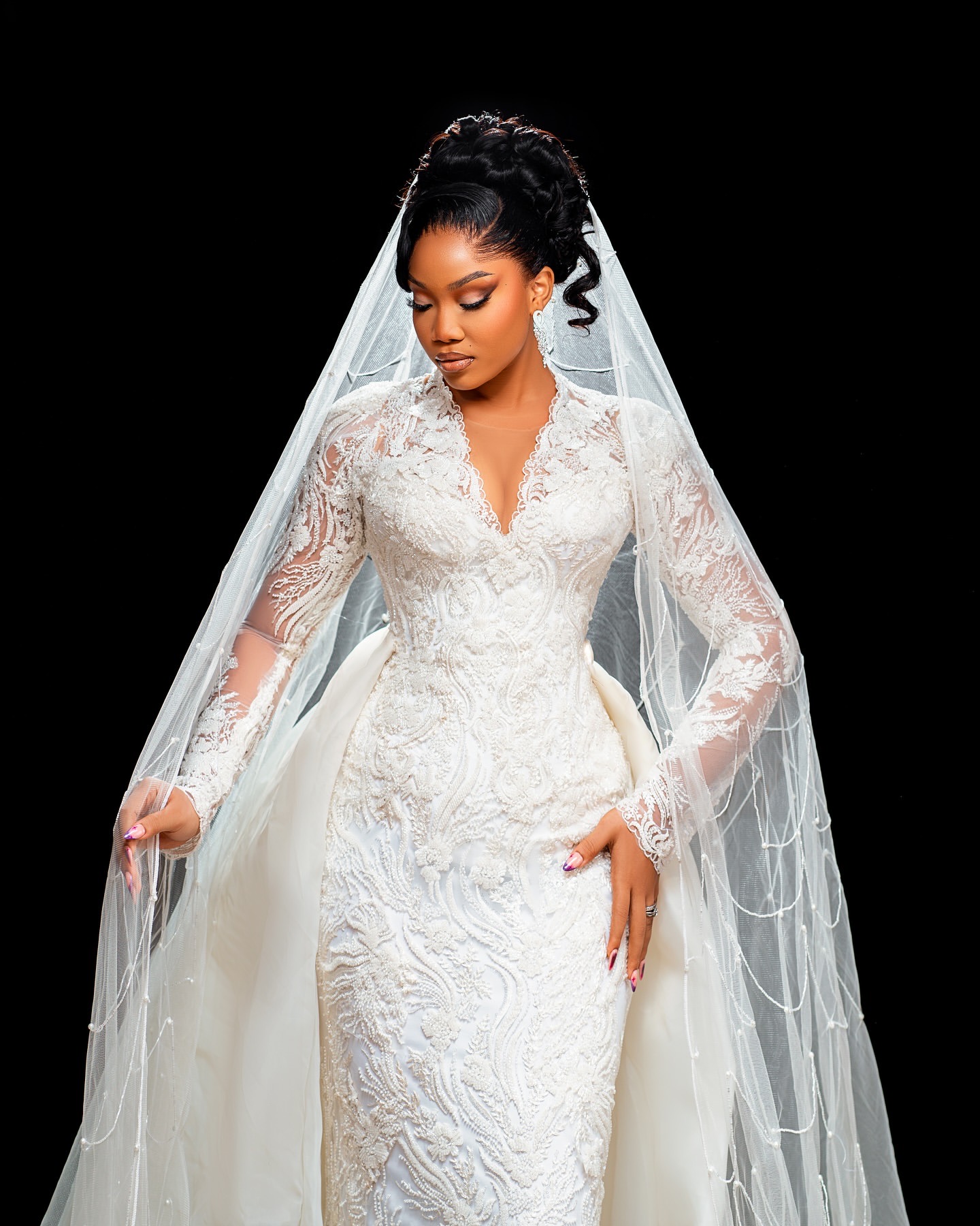 2025 Arabic Aso Ebi Plus Size Ivory Lace Wedding Dresses Full Sleeves Beaded Detachable Train Deep V-neck Bridal Gowns Dress For Brides ZJ2057