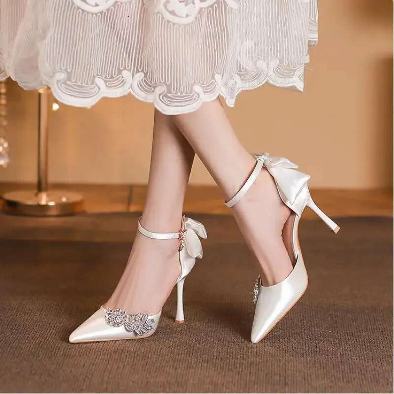 Size 30-44 Banquet Party Hollow High Heels Women White Wedding Shoes Rhie Wer Accessories Stiletto Heel Pointed Pumps