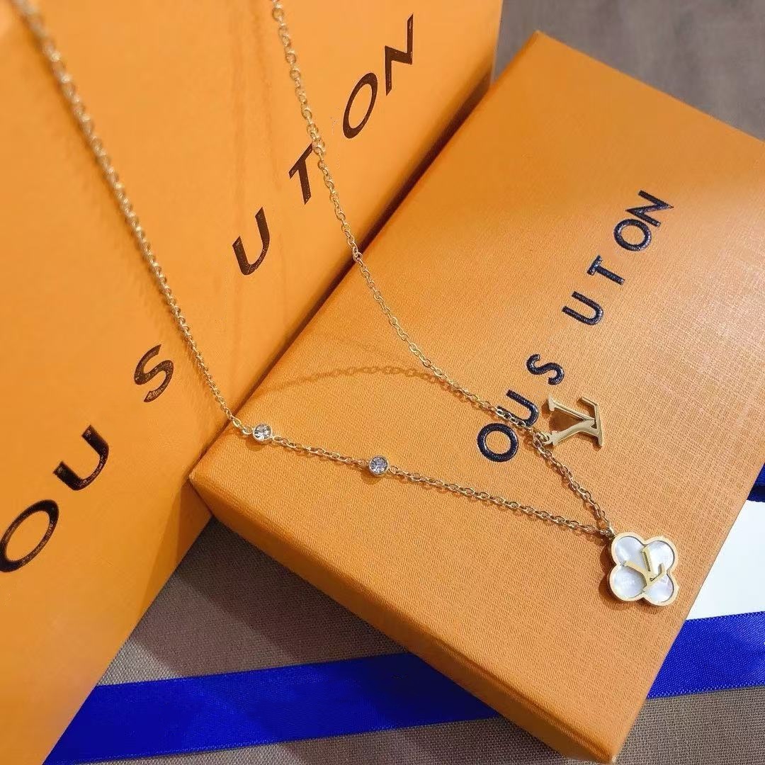 necklaces designer necklace for women moissanite chain gold mother of pearl clover jewelry woman gift louievuitton lvs lvt louis vuittonly O7XM