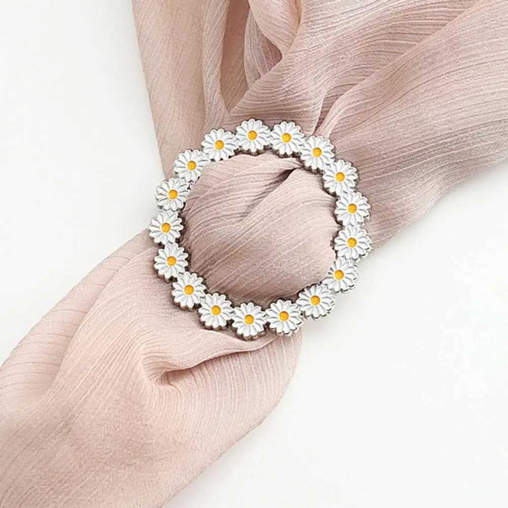 Clothing corner buckle elegant artificial pearl rhinestone center T-shirt scarf clothing corner tie clip fashionable W250111