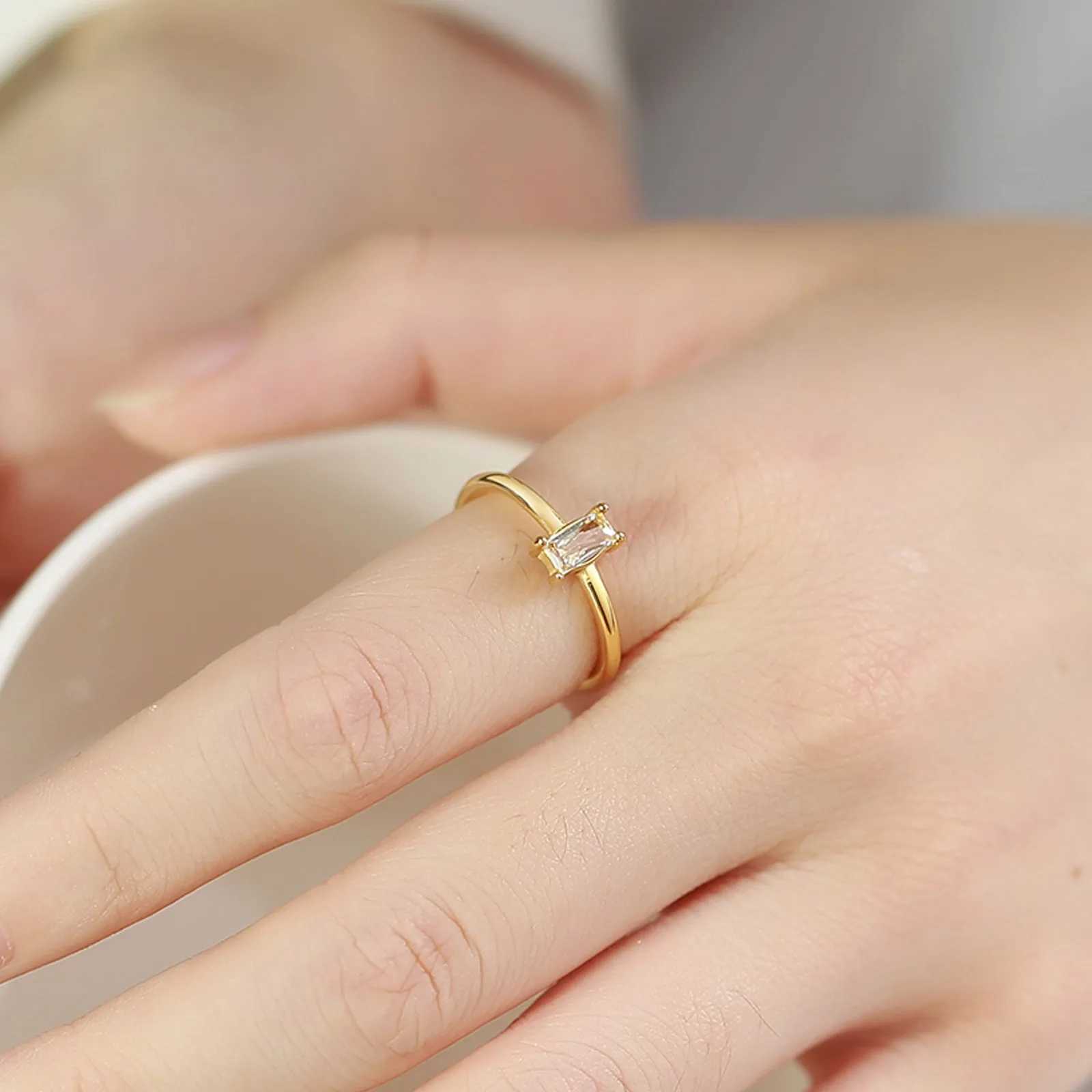 Fashionable and elegant womens simple ring stainless steel jewelry W250111