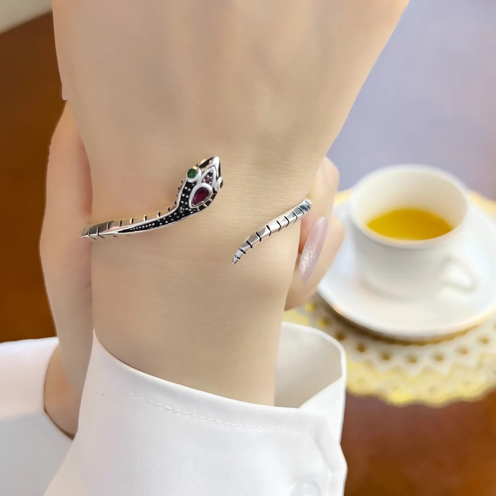 Snake Bracelet European Style Womens Exquisite Jewelry Spring Bohemian Gift Black 925 Pure Silver 250109