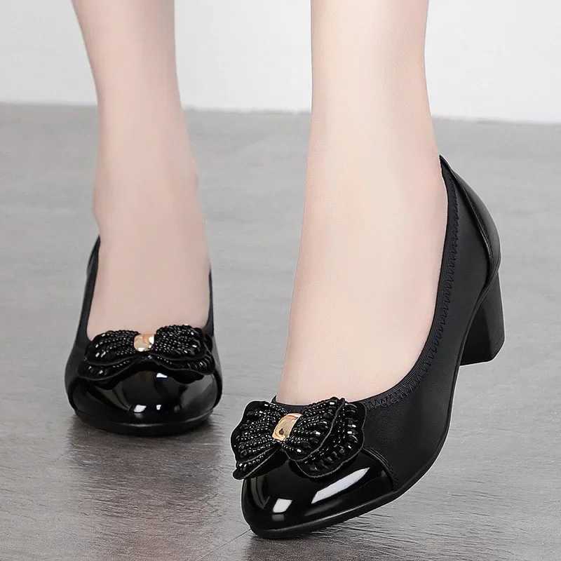New Arrival Noble Elegant Womens Fashion Shoes High Heels New Spring Autumn Large Size 42 Rhinestone Bow PU Leather Shoes for Women T250110