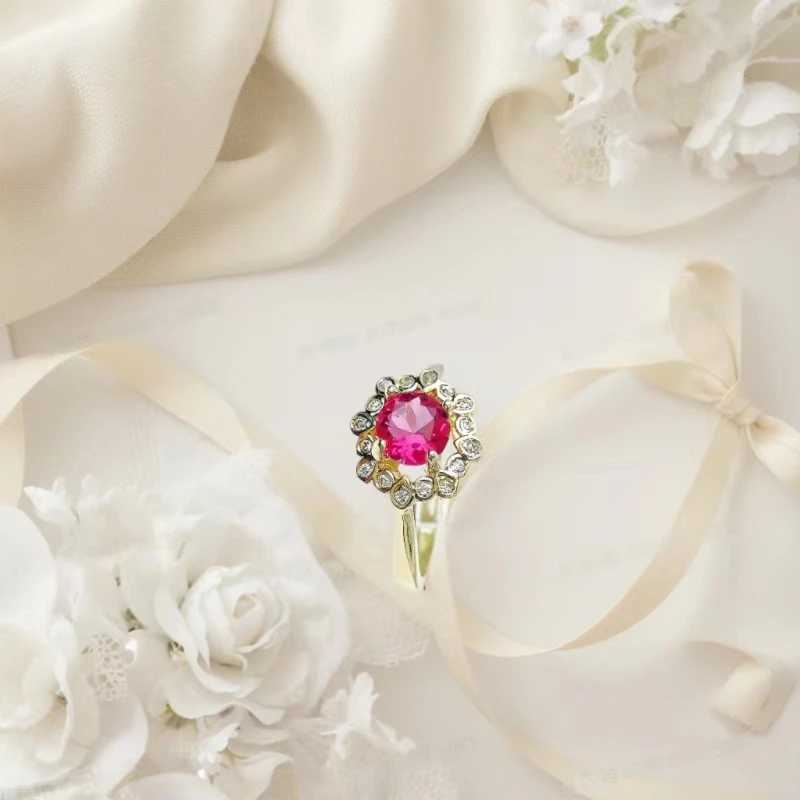 Red zircon titanium steel ring fashionable lightweight delicate stainless steel zircon ring W250111