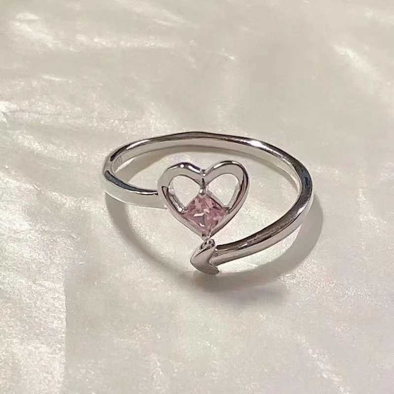 Fashion heart-shaped arrow pink crystal ring Y2K emoji girl punk gothic open geometric finger ring womens wedding party fashion jewelry W250111
