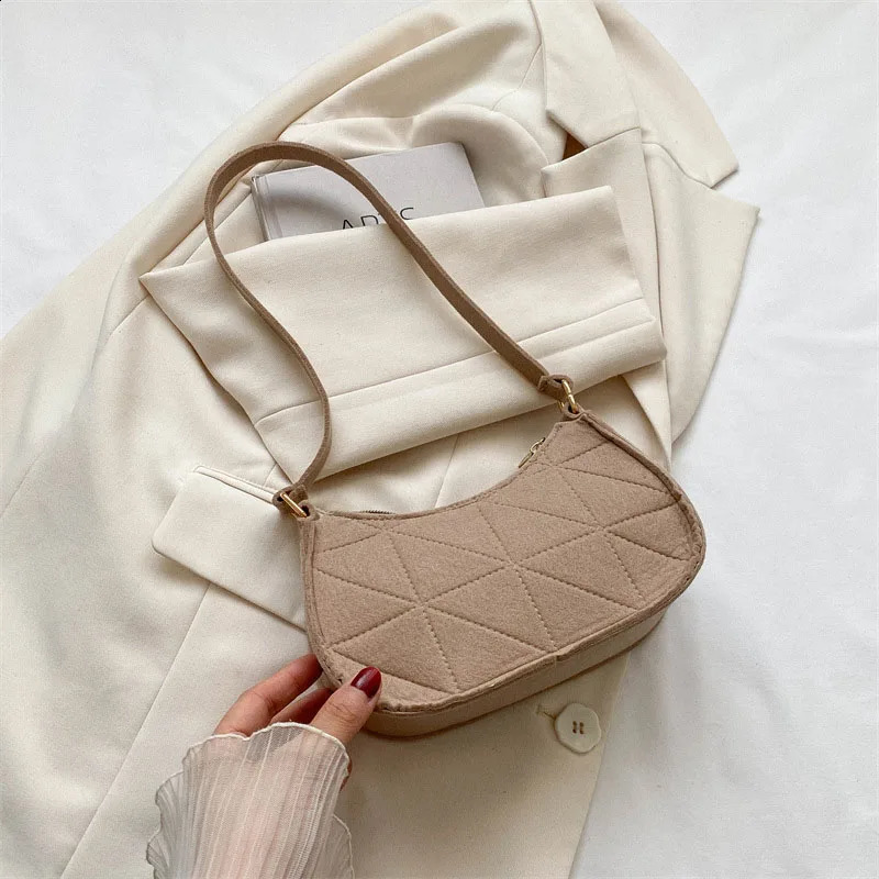 Fashion Women Shoulder Bag Mini Handbags Felt Flap Underarm Bags Female Large Capacity Casual Crossobdy Clutch 250106
