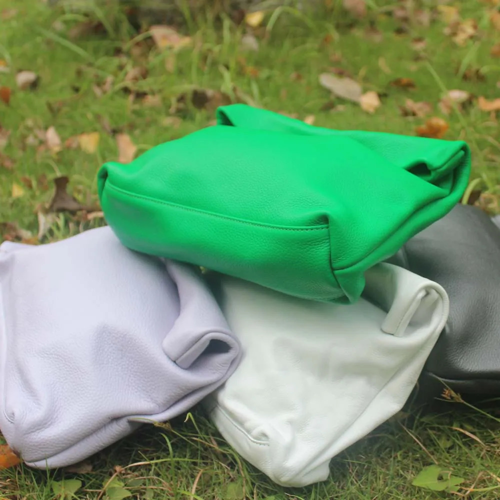 100% genuine leather Cowhide Handbag High Quality Leather Womens Foldable er Handbag Simple Magnet Handle Bags 250106