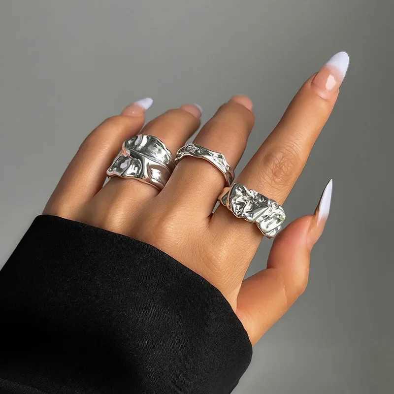 Punk Gold Liquid Ring Set Womens Fashion Irregular Wave Metal Finger Ring Aesthetics Self Gothic Jewelry Birthday Gift W250111