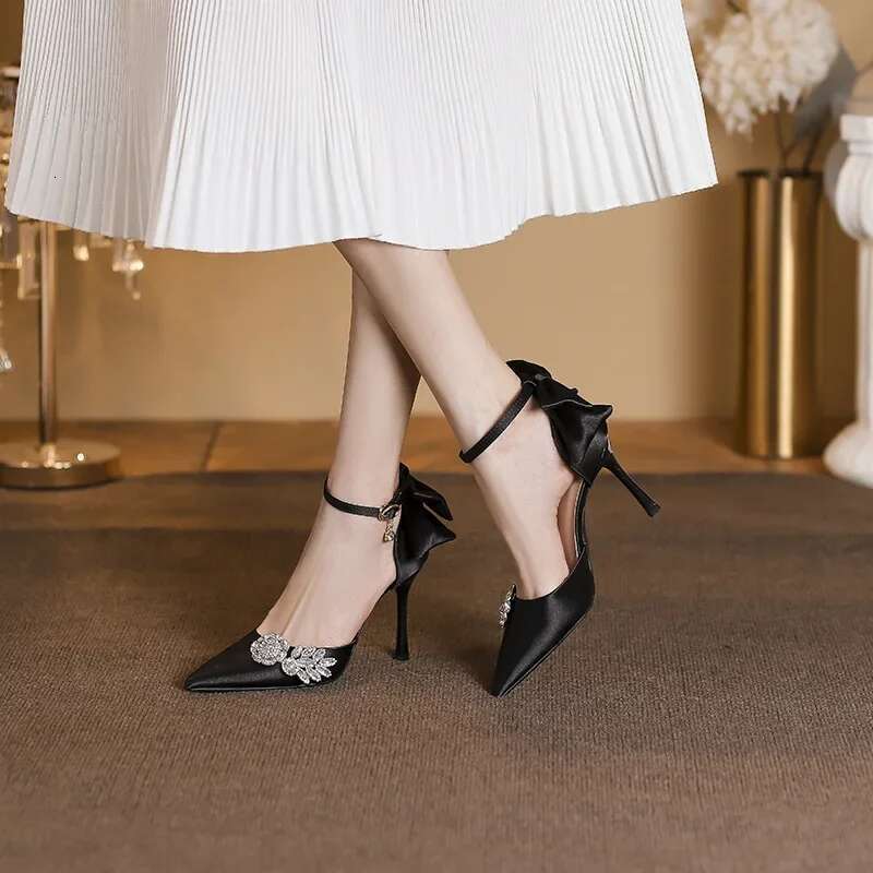 Size 30-44 Banquet Party Hollow High Heels Women White Wedding Shoes Rhie Wer Accessories Stiletto Heel Pointed Pumps