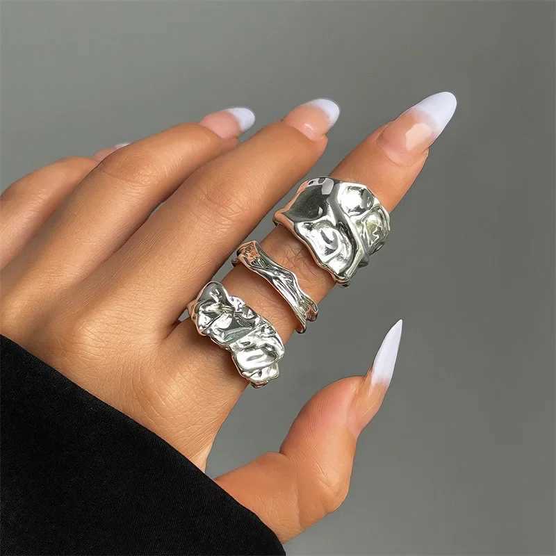 Punk Gold Liquid Ring Set Womens Fashion Irregular Wave Metal Finger Ring Aesthetics Self Gothic Jewelry Birthday Gift W250111