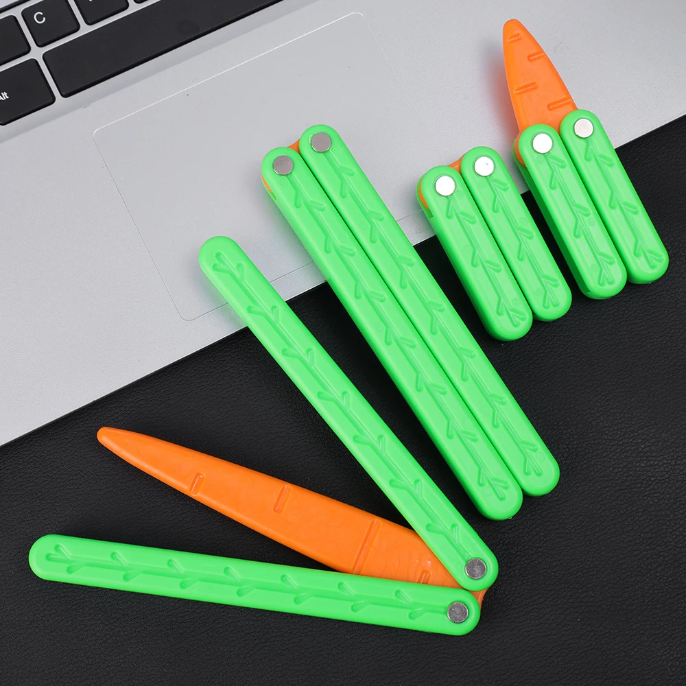 New 3D Gravity Butterfly Training Knife Carrot Gravitys Knife Decompression Toy Children Decompressions Push Card Small Toys