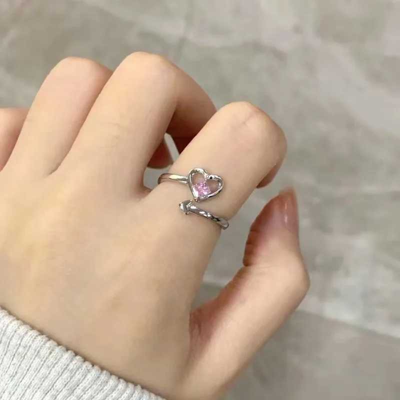 Fashion heart-shaped arrow pink crystal ring Y2K emoji girl punk gothic open geometric finger ring womens wedding party fashion jewelry W250111