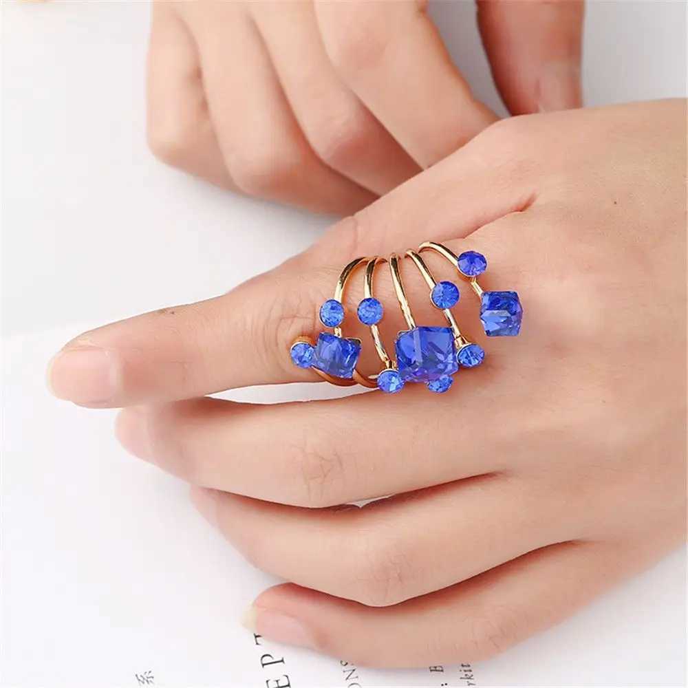 Vintage Rhinestone Opening Ring Knuckle Finger Geometric Rings For Women Punk Statement Party Jewelry Irregular Charm RingXJ250110